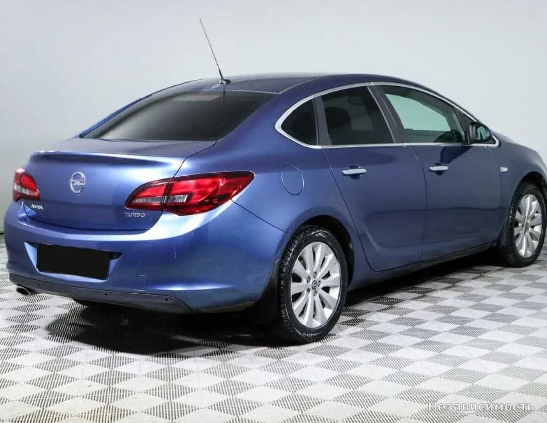 Opel Astra 2014 с пробегом — фото 4
