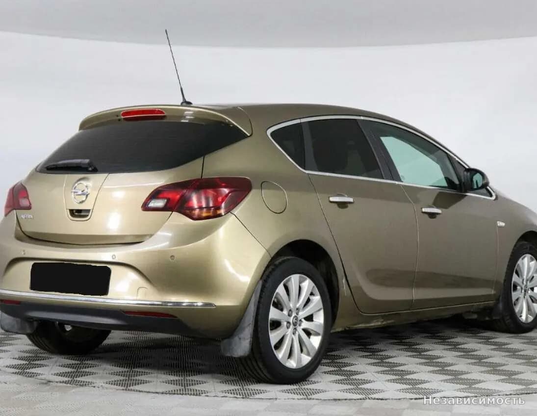 Opel Astra 2014 с пробегом — фото 3