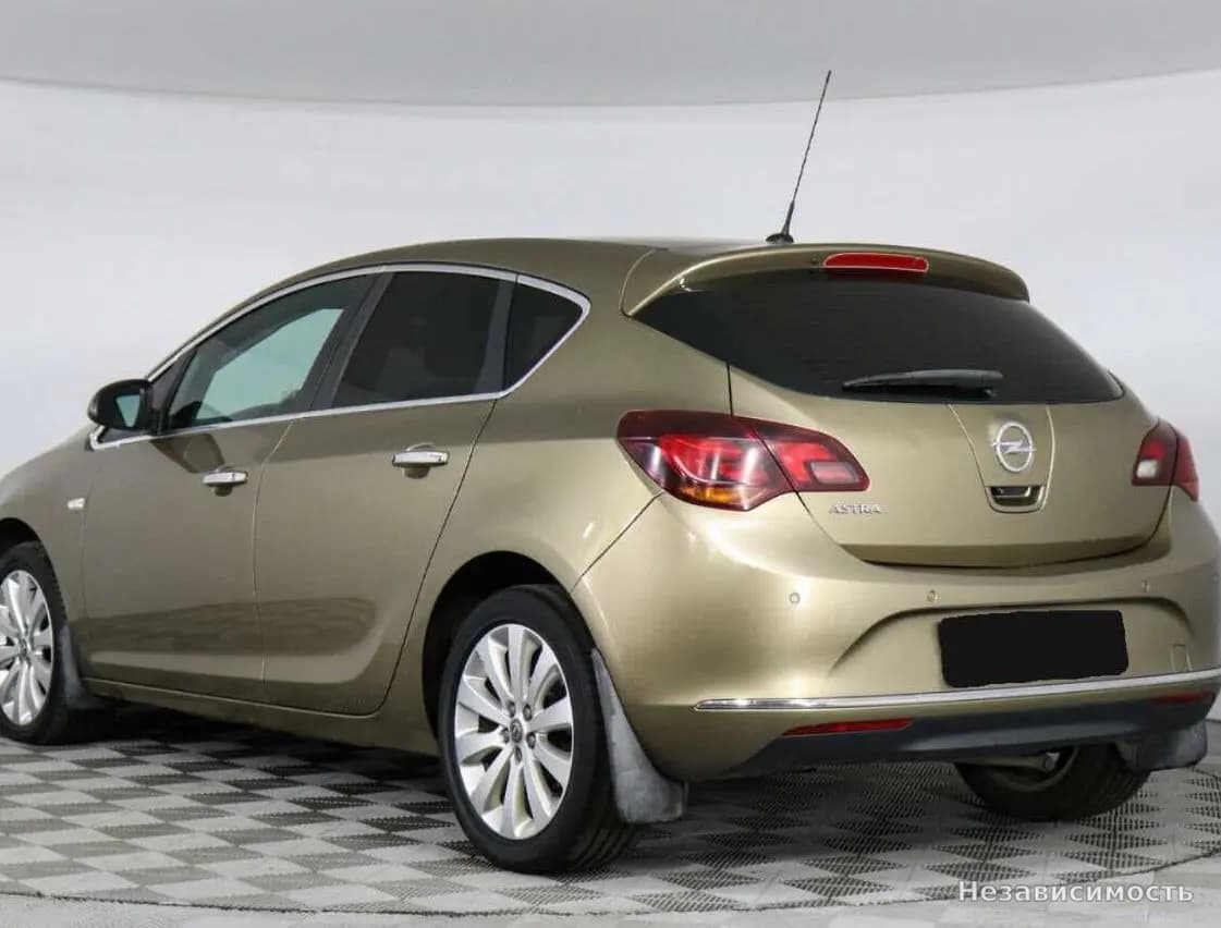Opel Astra 2014 с пробегом — фото 4