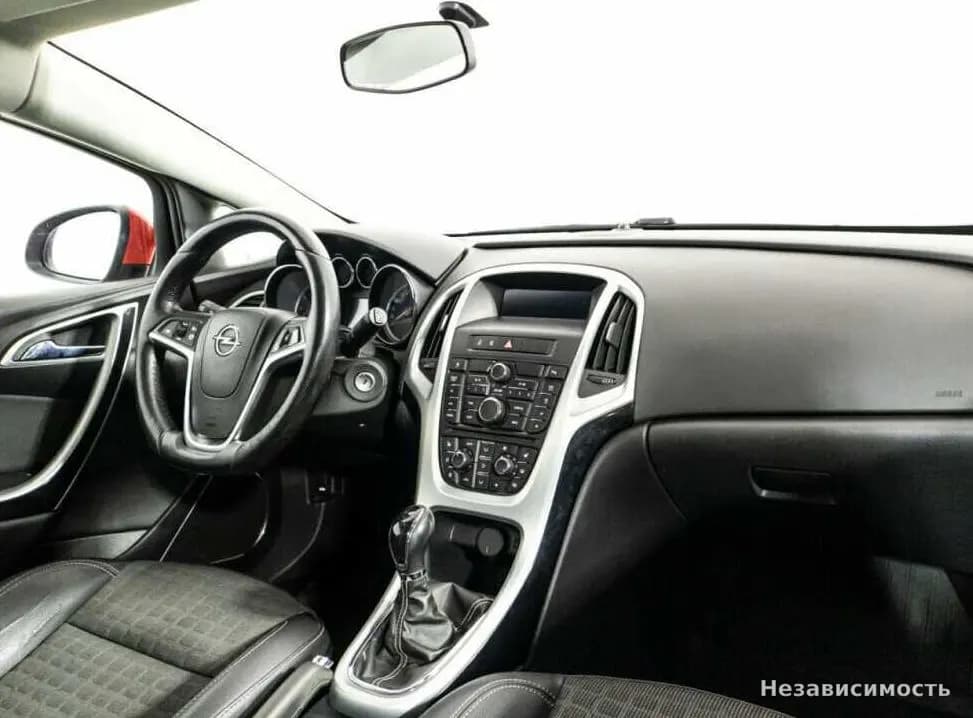 Opel Astra 2012 с пробегом — фото 9