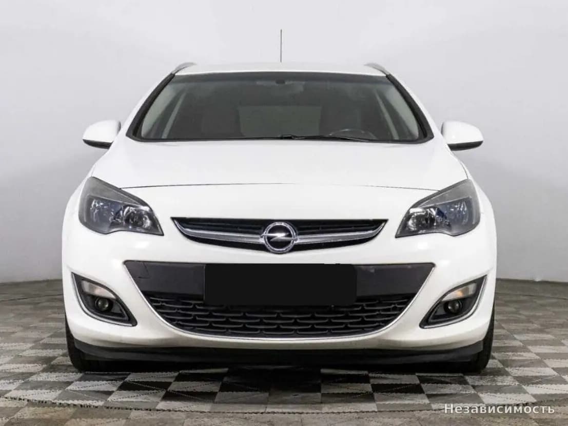 Opel Astra 2015 с пробегом — фото 2