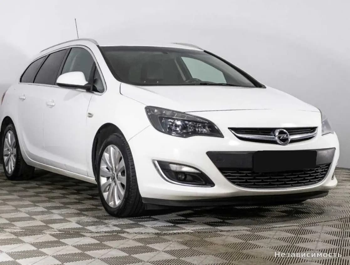 Opel Astra 2015 с пробегом — фото 3