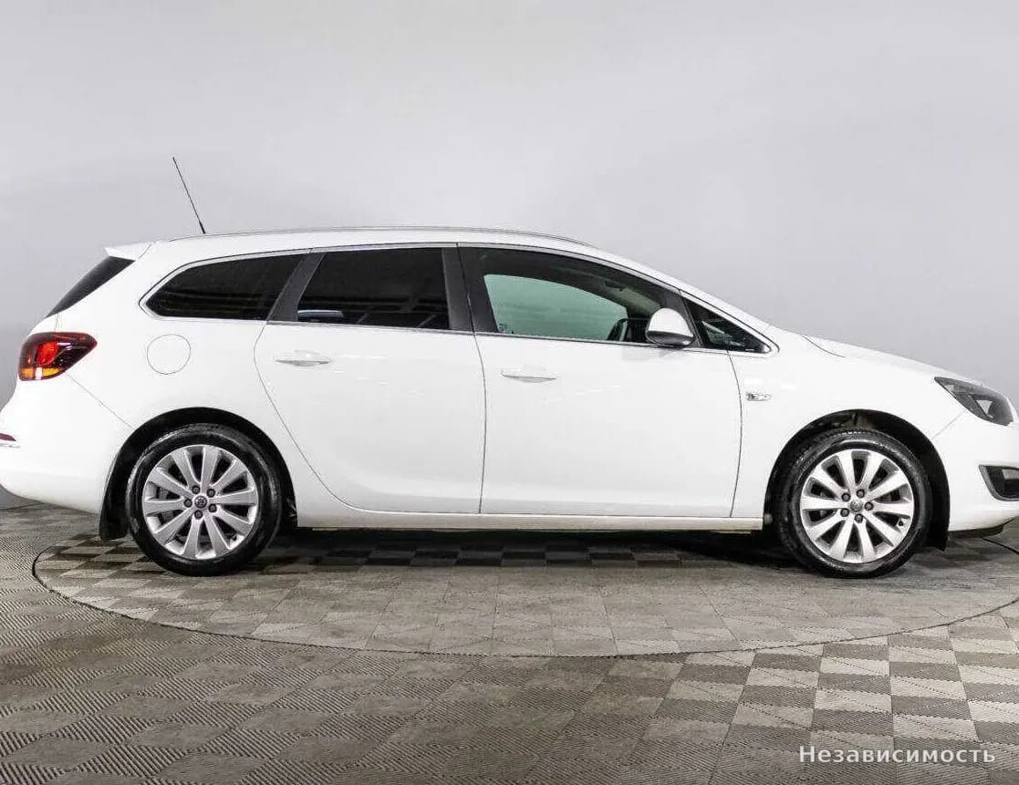 Opel Astra 2015 с пробегом — фото 4