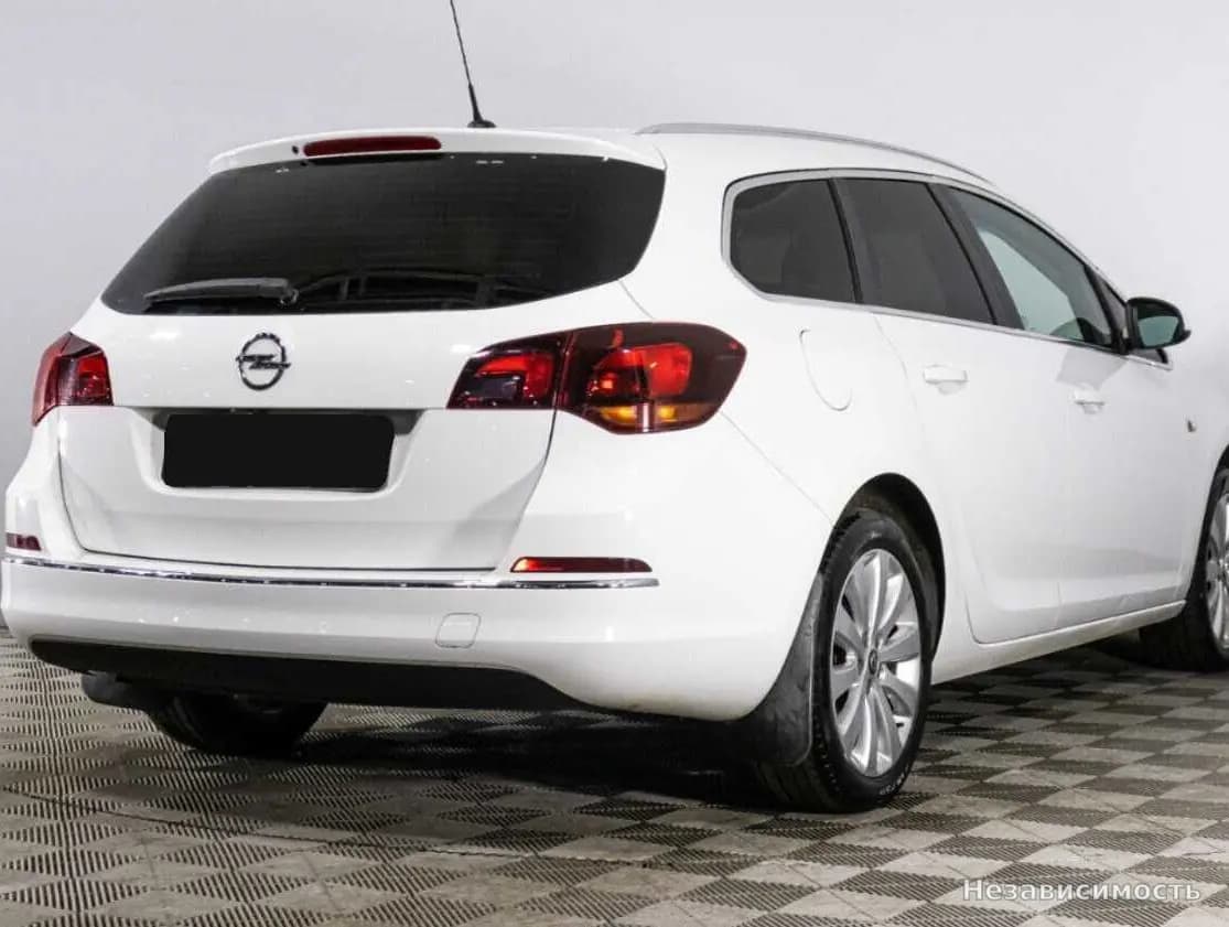 Opel Astra 2015 с пробегом — фото 5