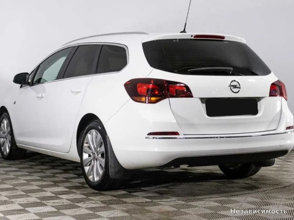 Opel Astra 2015 с пробегом — фото 7