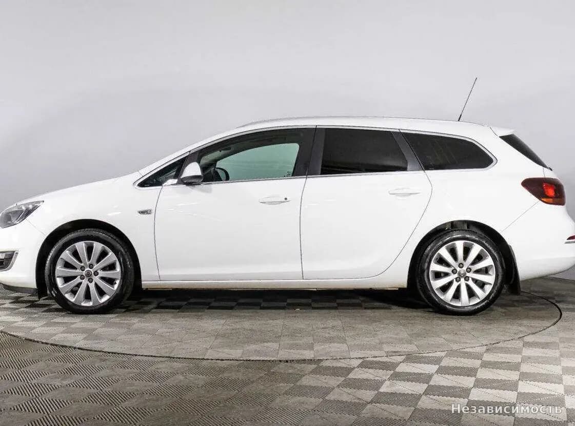 Opel Astra 2015 с пробегом — фото 8