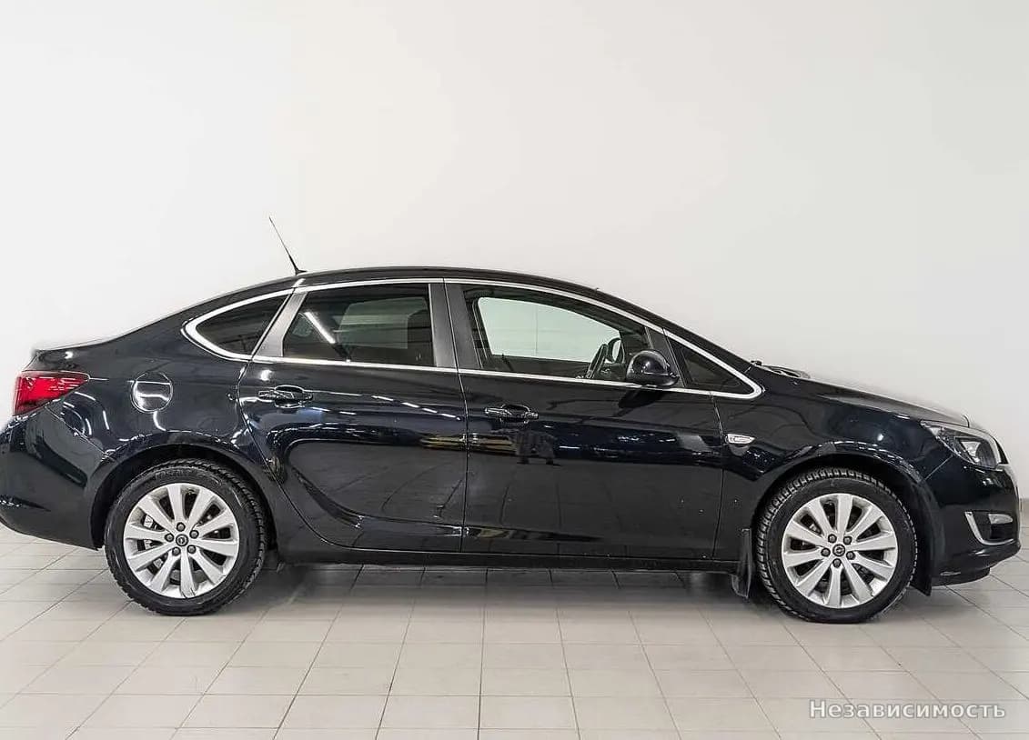 Opel Astra 2014 с пробегом — фото 4
