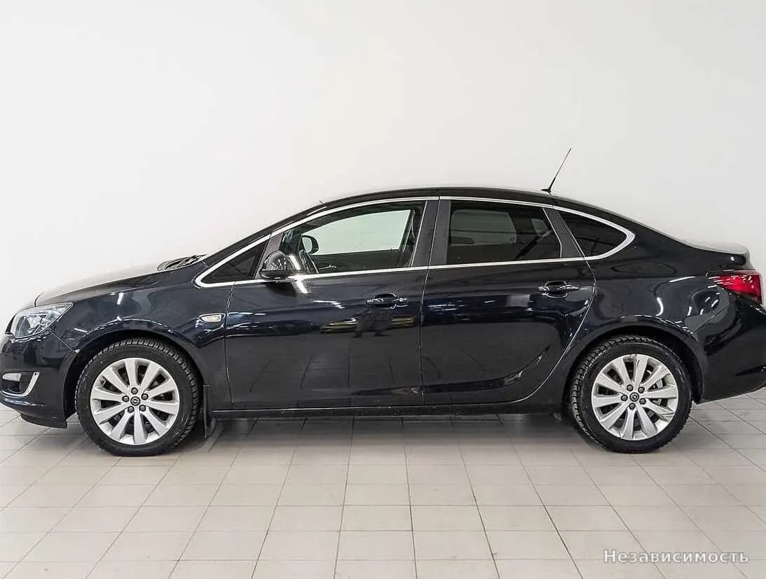 Opel Astra 2014 с пробегом — фото 8