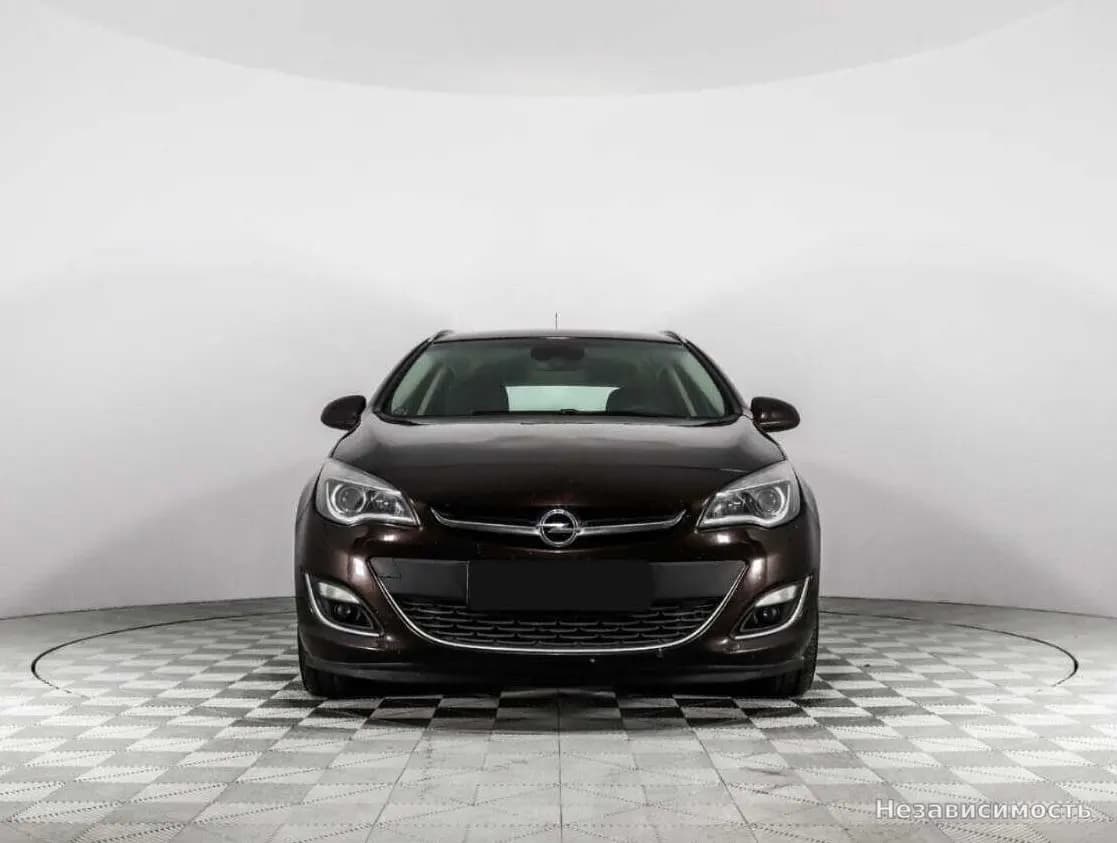 Opel Astra 2013 с пробегом — фото 2
