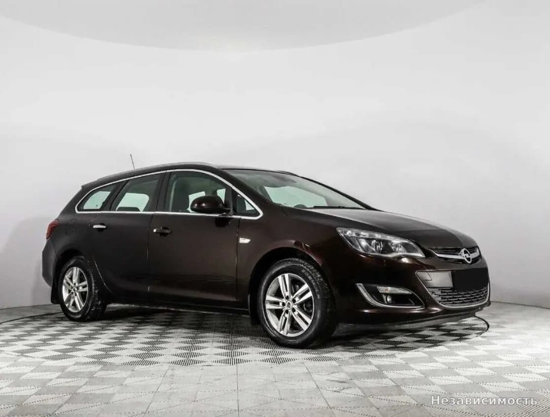 Opel Astra 2013 с пробегом — фото 3