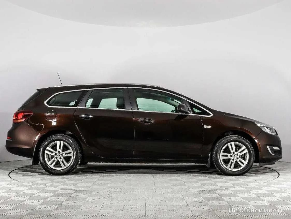 Opel Astra 2013 с пробегом — фото 4