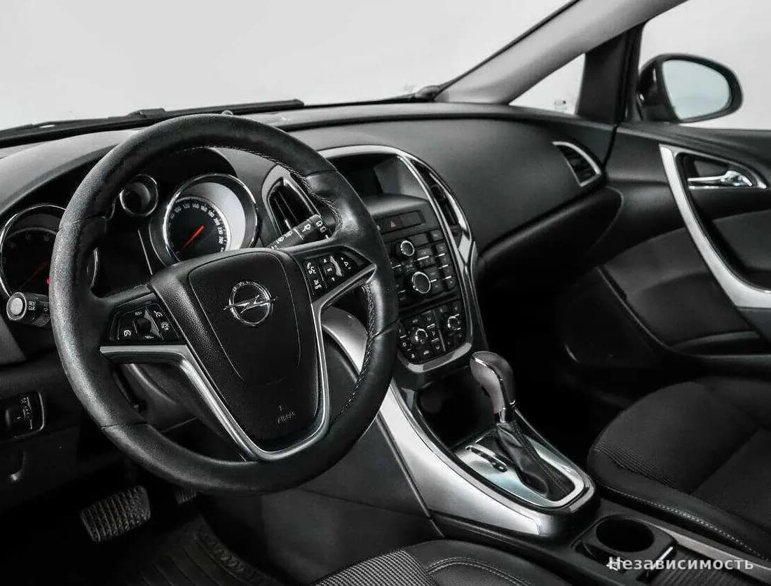Opel Astra 2013 с пробегом — фото 9