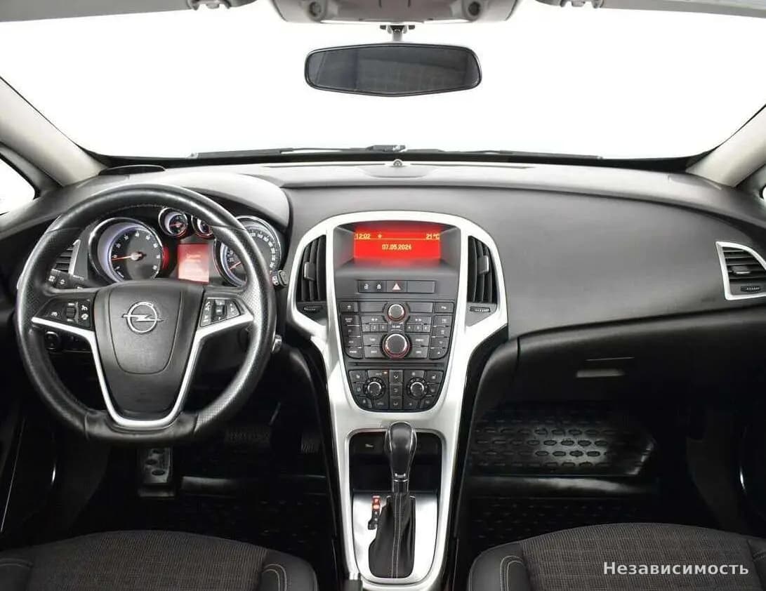 Opel Astra 2013 с пробегом — фото 9