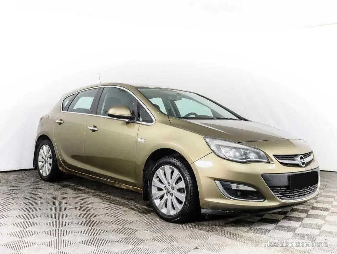 Opel Astra 2013 с пробегом — фото 3