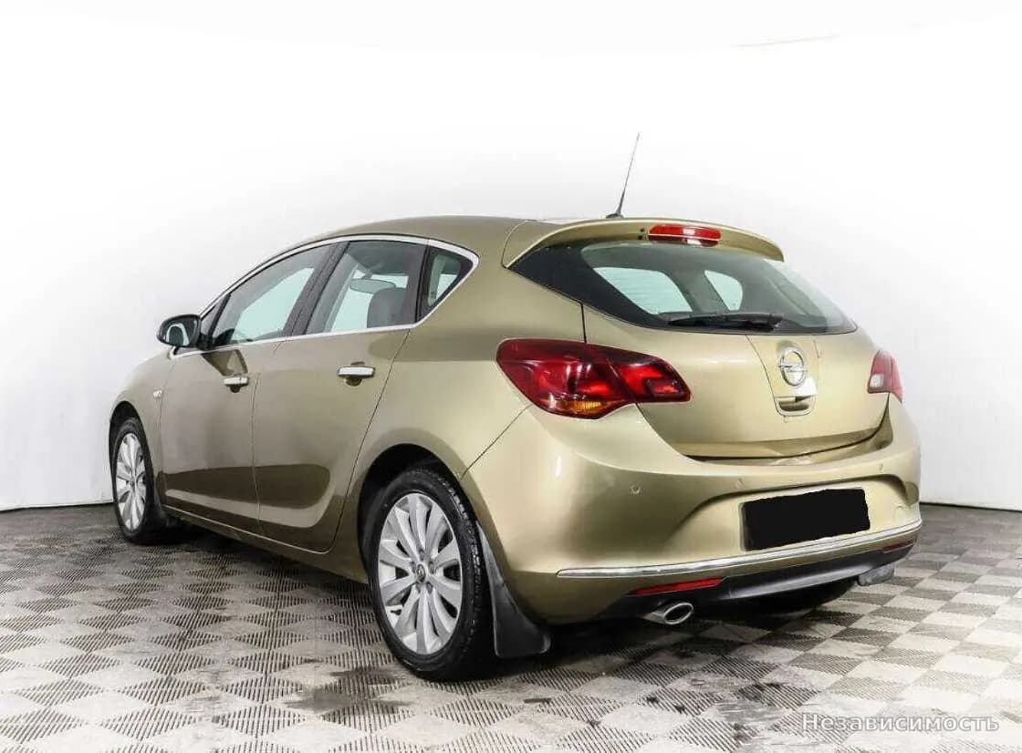 Opel Astra 2013 с пробегом — фото 7