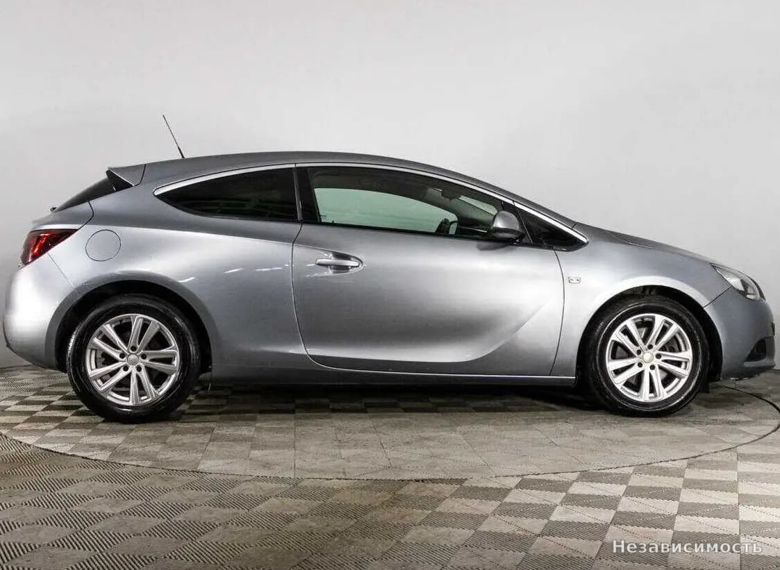 Opel Astra 2013 с пробегом — фото 4