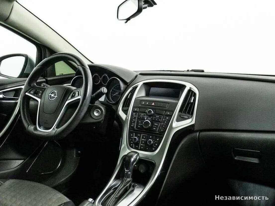 Opel Astra 2013 с пробегом — фото 9