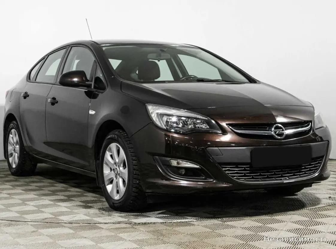 Opel Astra 2014 с пробегом — фото 3