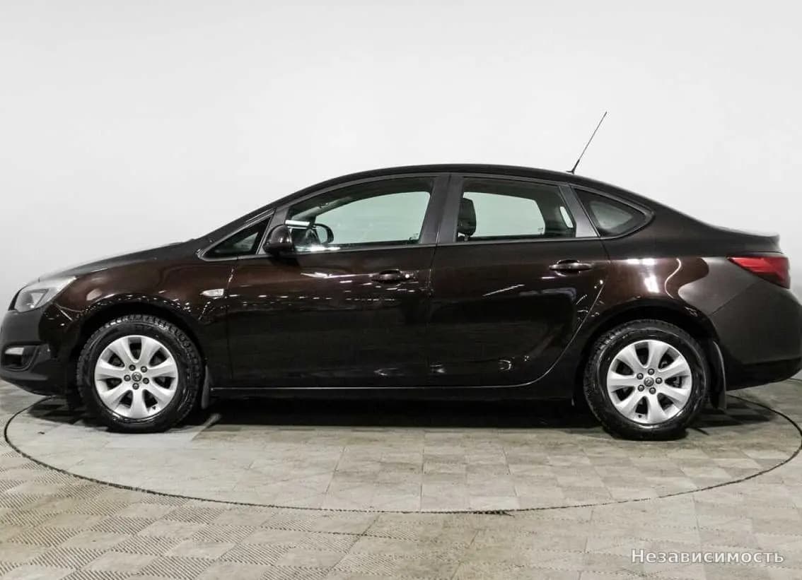Opel Astra 2014 с пробегом — фото 8