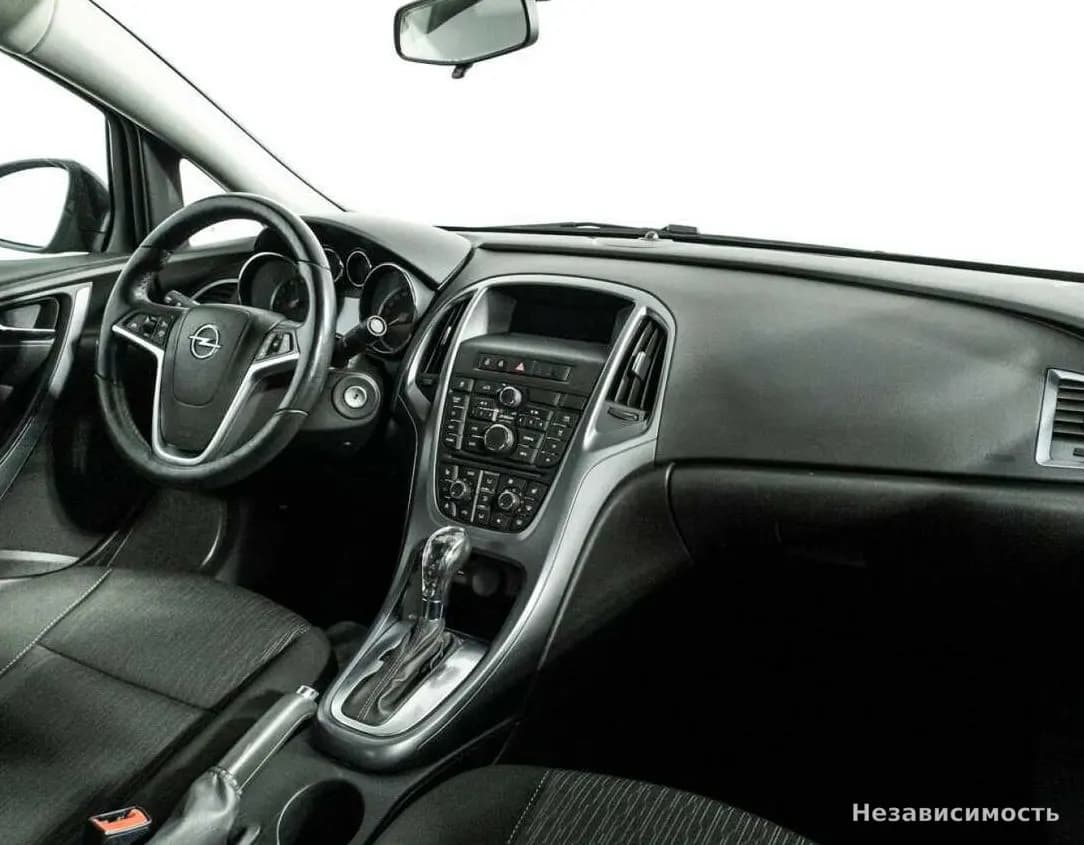 Opel Astra 2014 с пробегом — фото 9
