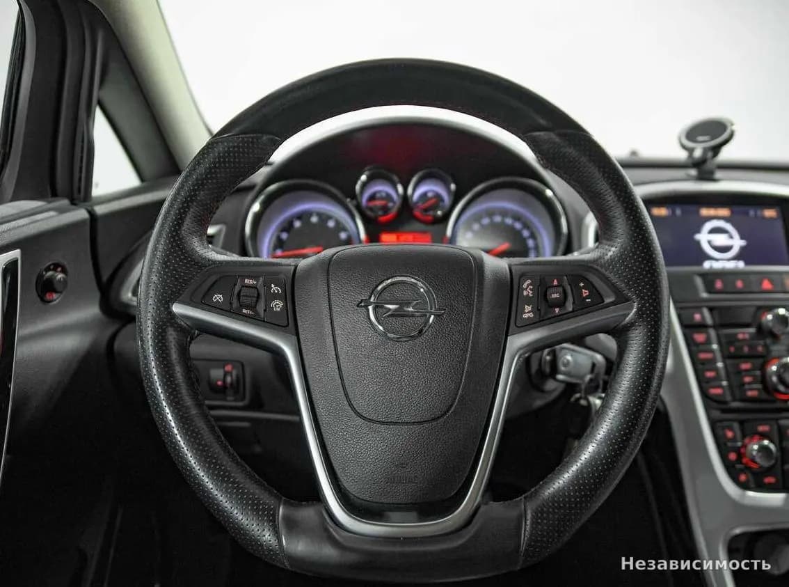 Opel Astra 2012 с пробегом — фото 8