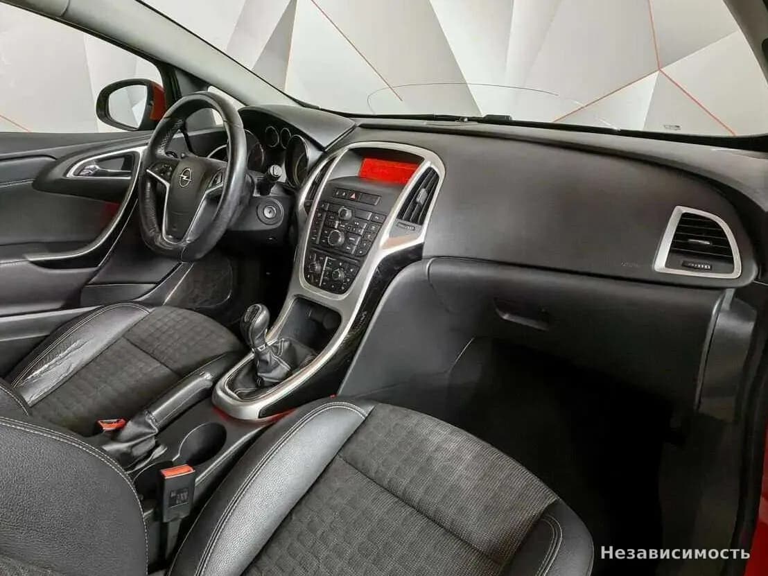 Opel Astra 2012 с пробегом — фото 9