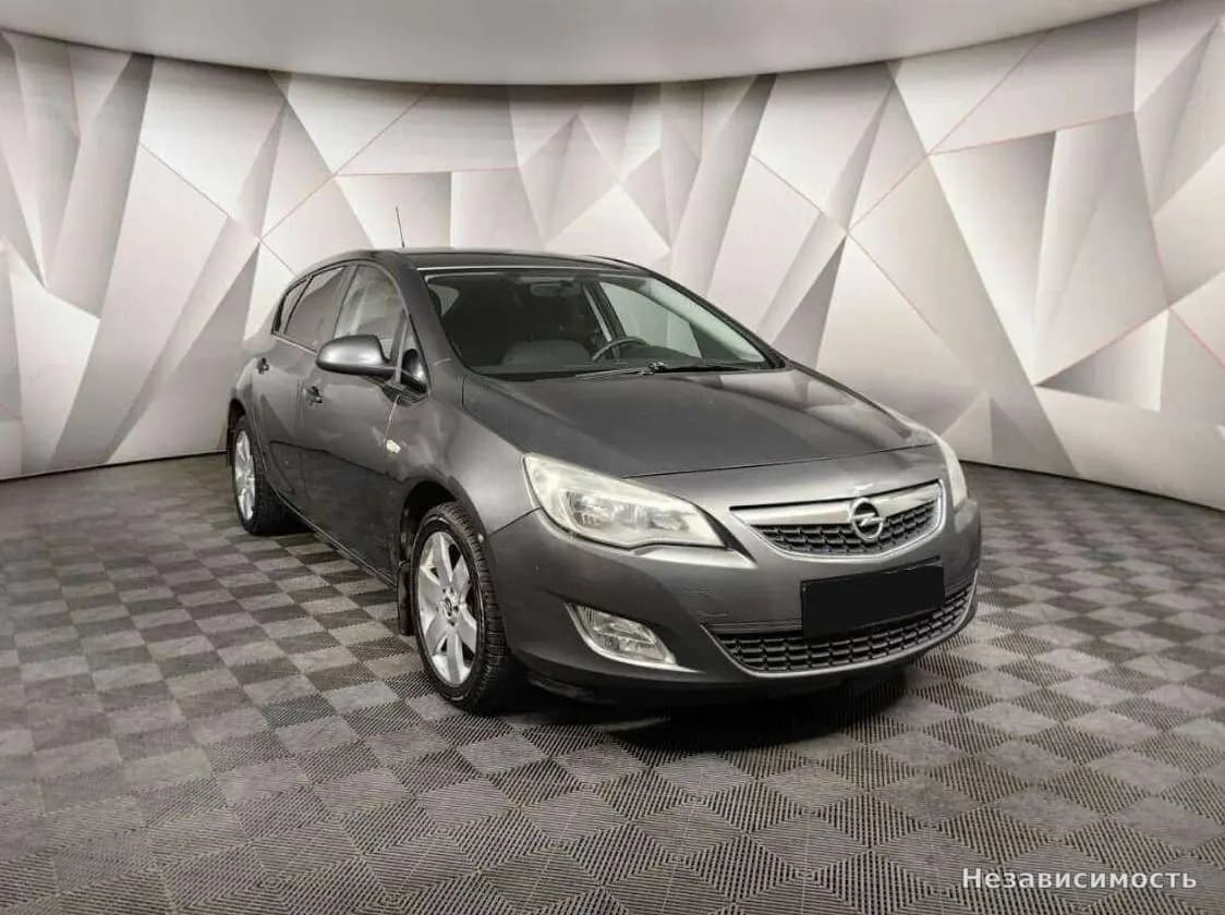 Opel Astra 2012 с пробегом — фото 3