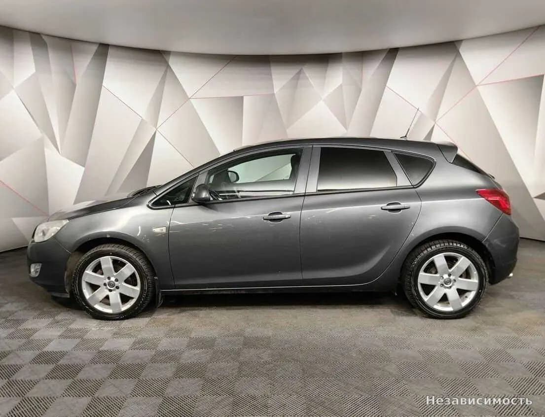 Opel Astra 2012 с пробегом — фото 5