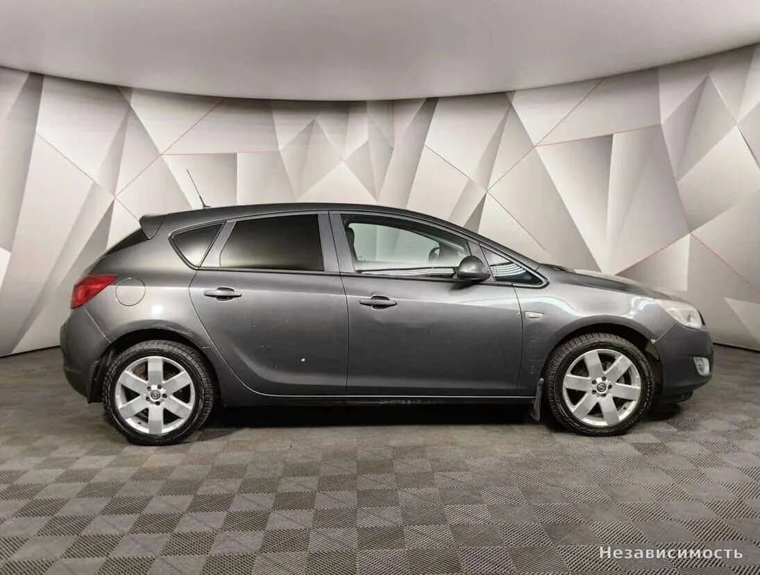 Opel Astra 2012 с пробегом — фото 6