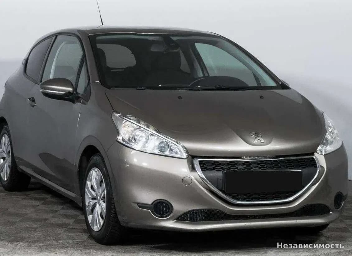 Peugeot 208 2013 с пробегом — фото 3