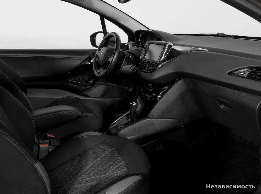 Peugeot 208 2013 с пробегом — фото 9