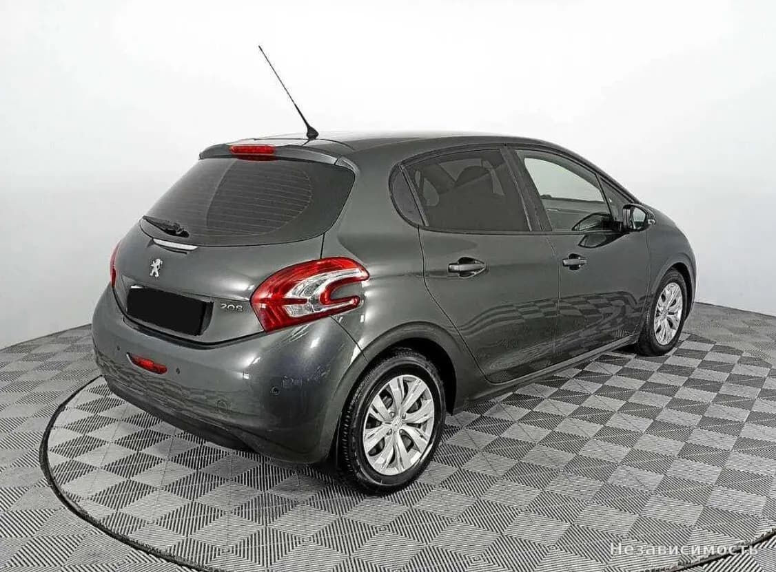 Peugeot 208 2013 с пробегом — фото 5