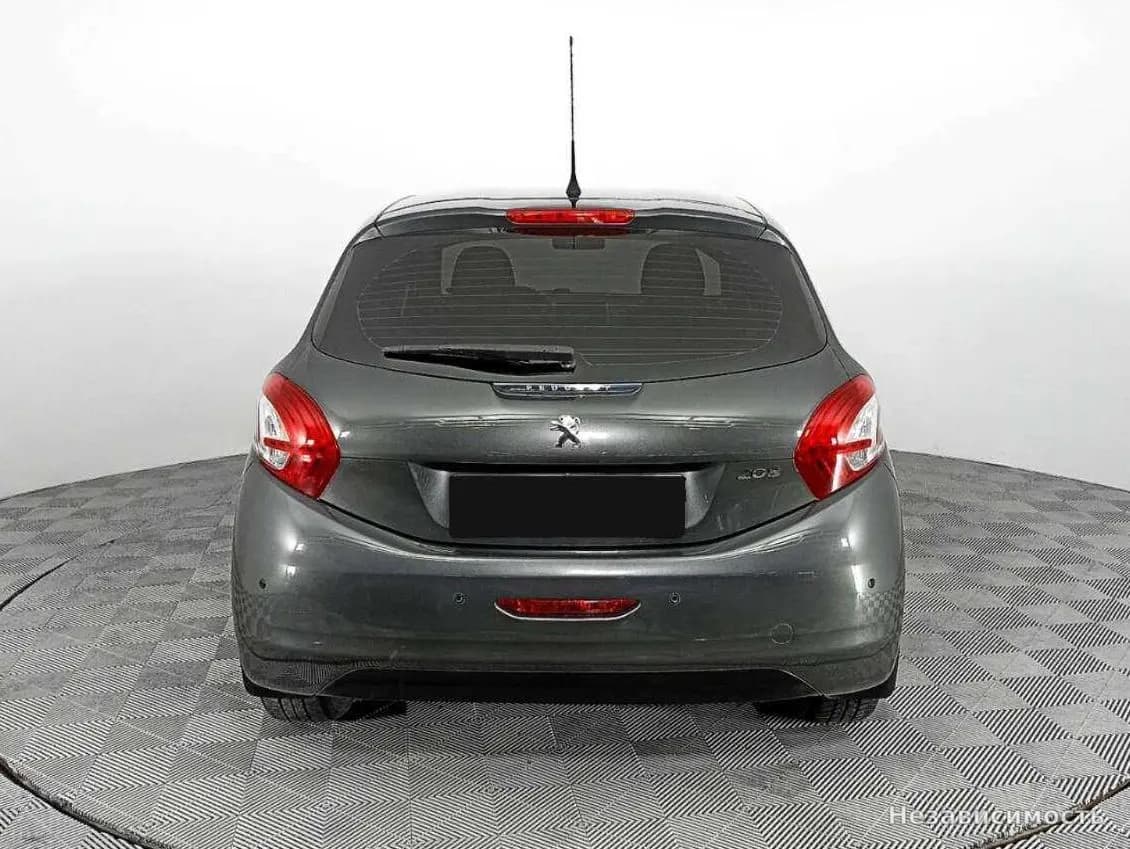 Peugeot 208 2013 с пробегом — фото 6