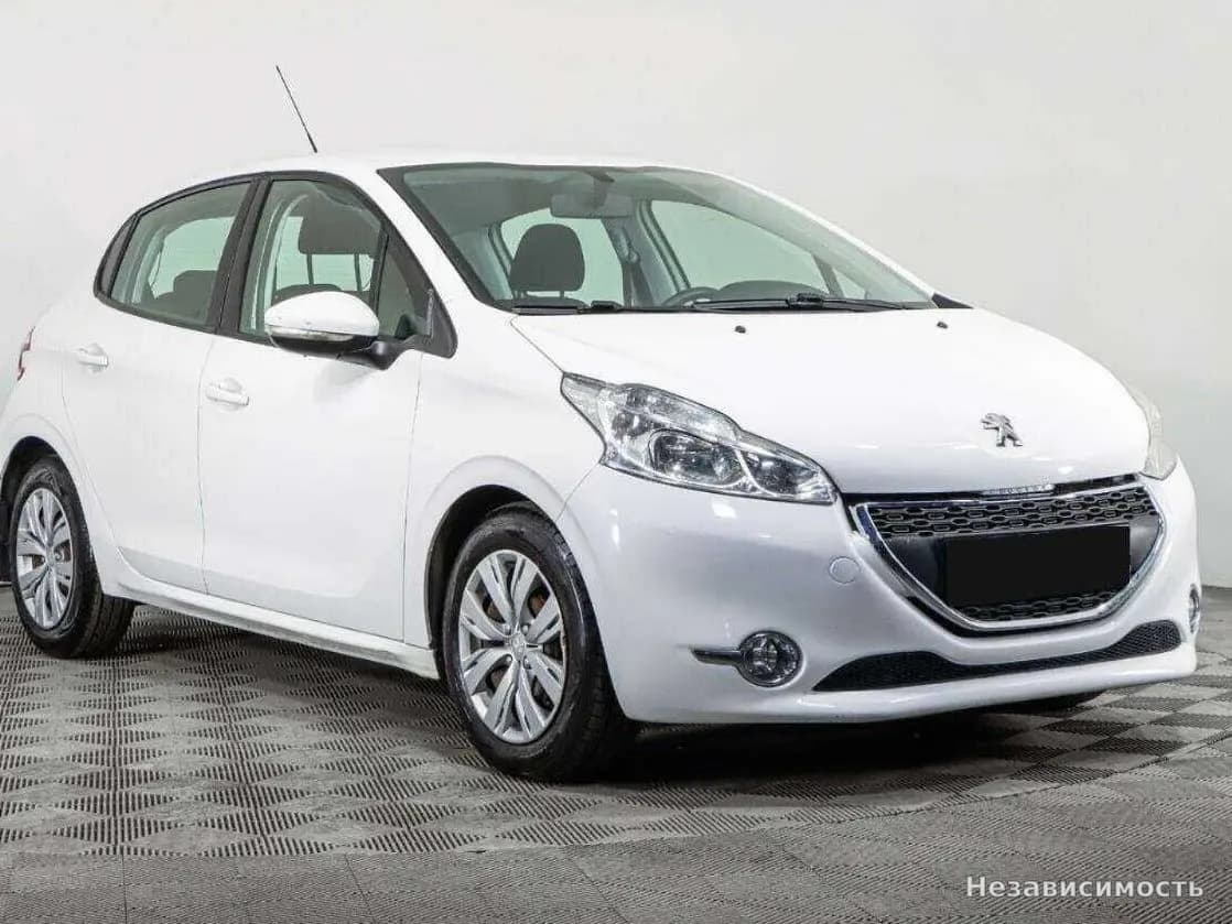 Peugeot 208 2013 с пробегом — фото 3