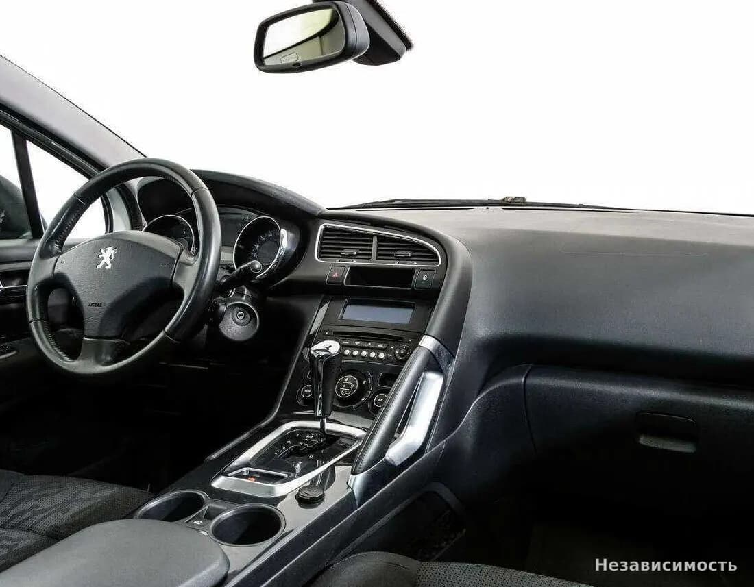 Peugeot 3008 2012 с пробегом — фото 9