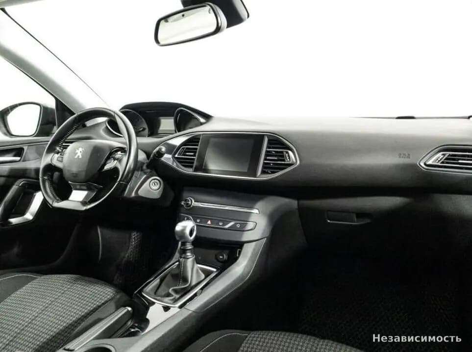 Peugeot 308 2018 с пробегом — фото 9