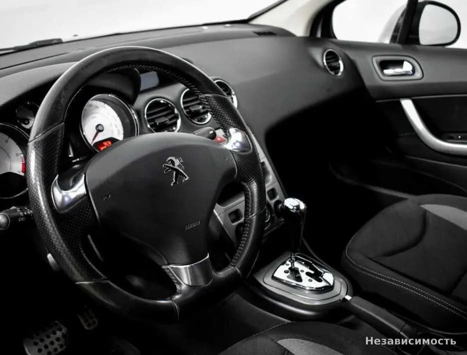 Peugeot 408 2016 с пробегом — фото 9