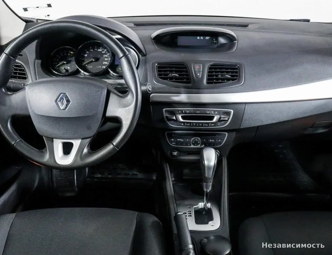 Renault Fluence 2012 с пробегом — фото 10