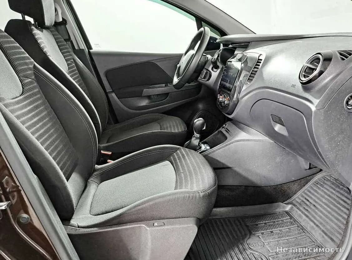 Renault Kaptur 2017 с пробегом — фото 9