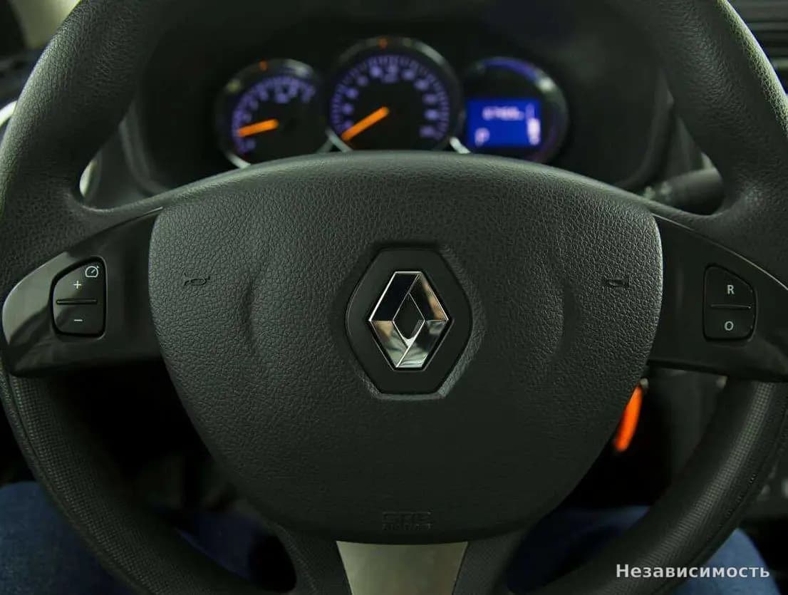 Renault Logan 2015 с пробегом — фото 10