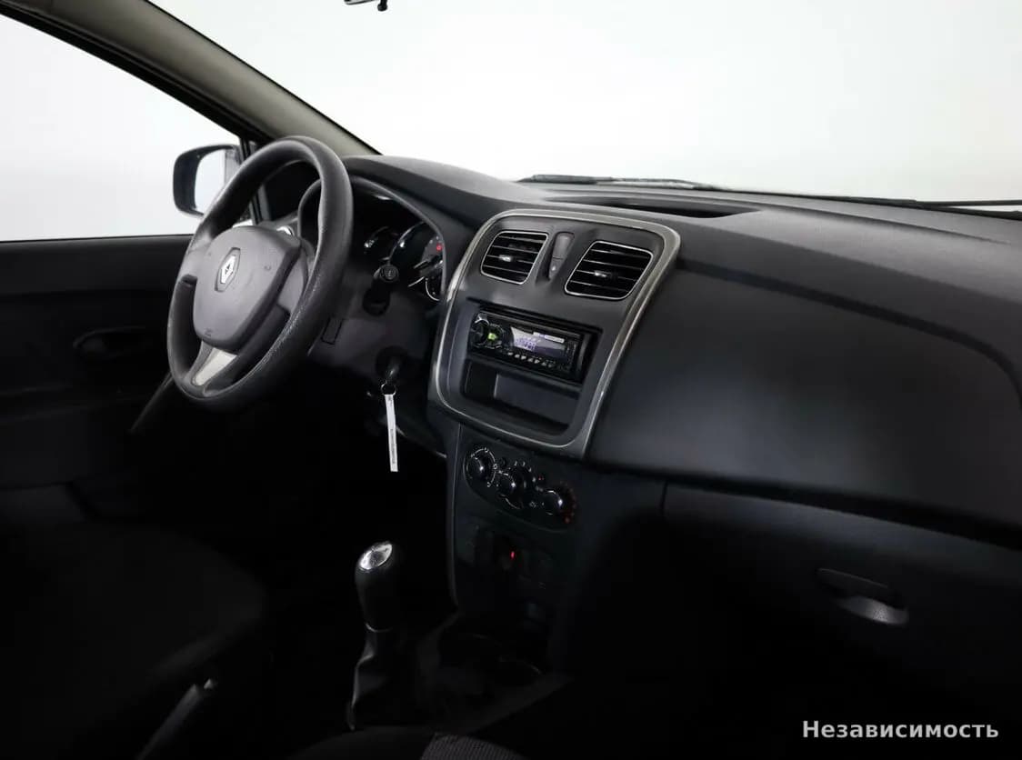 Renault Logan 2015 с пробегом — фото 10