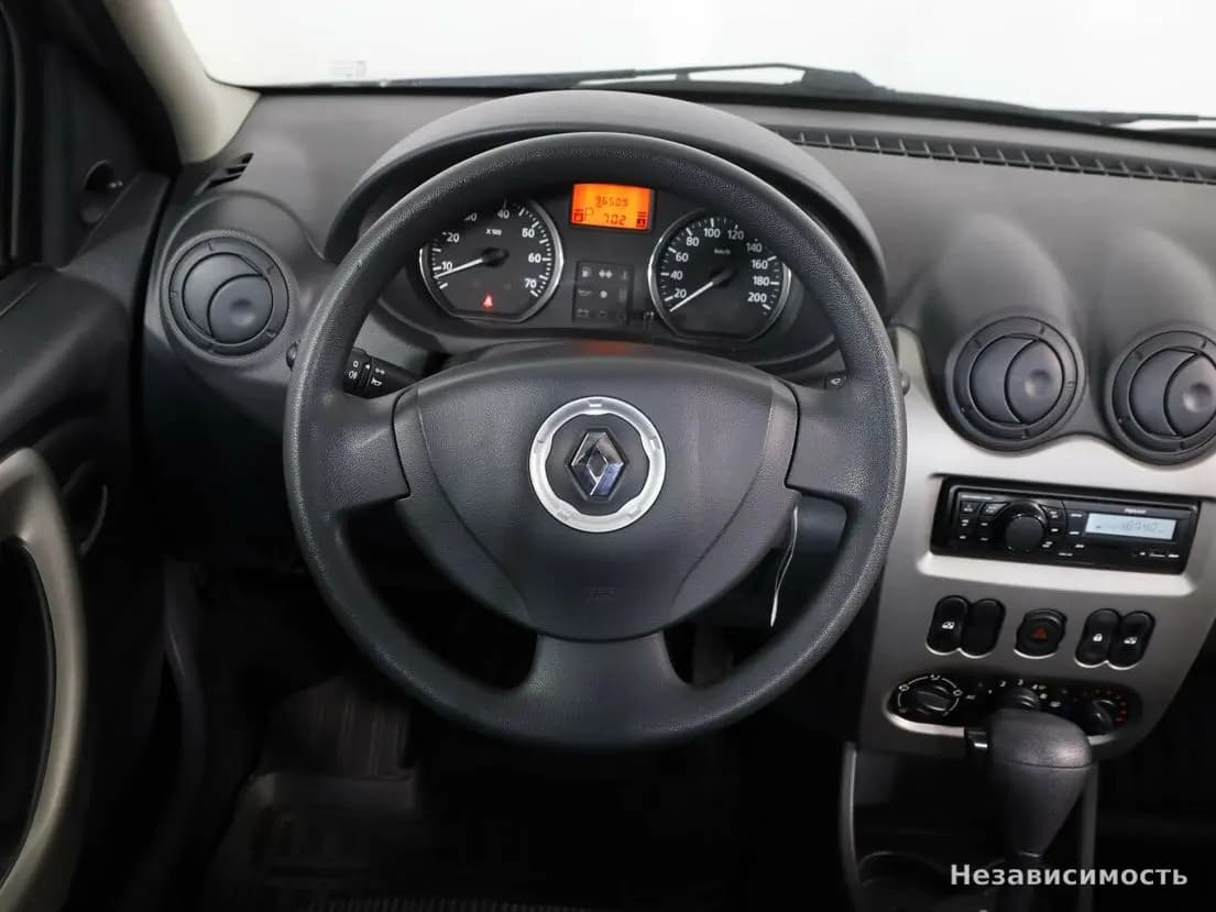 Renault Logan 2015 с пробегом — фото 8