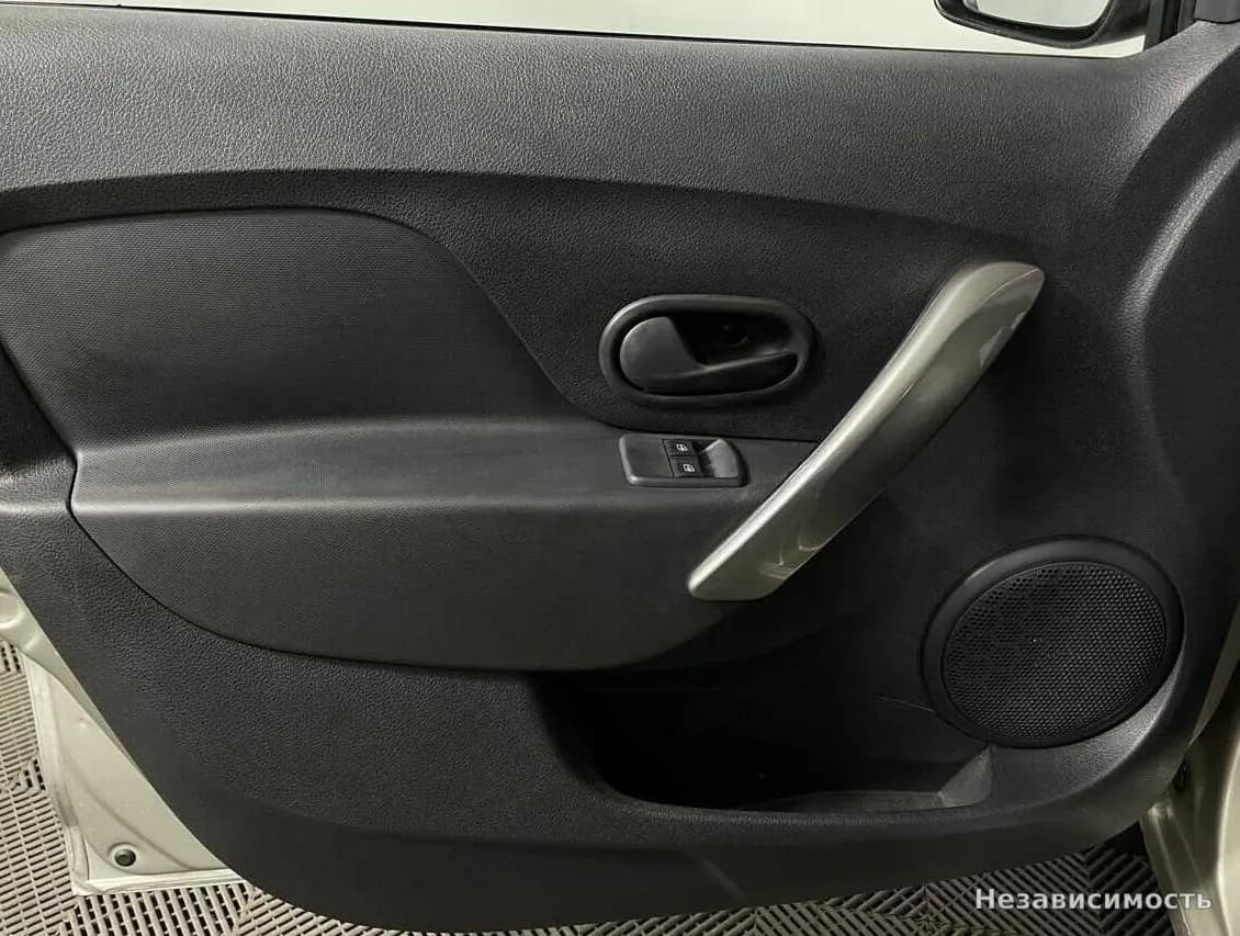 Renault Logan 2018 с пробегом — фото 8