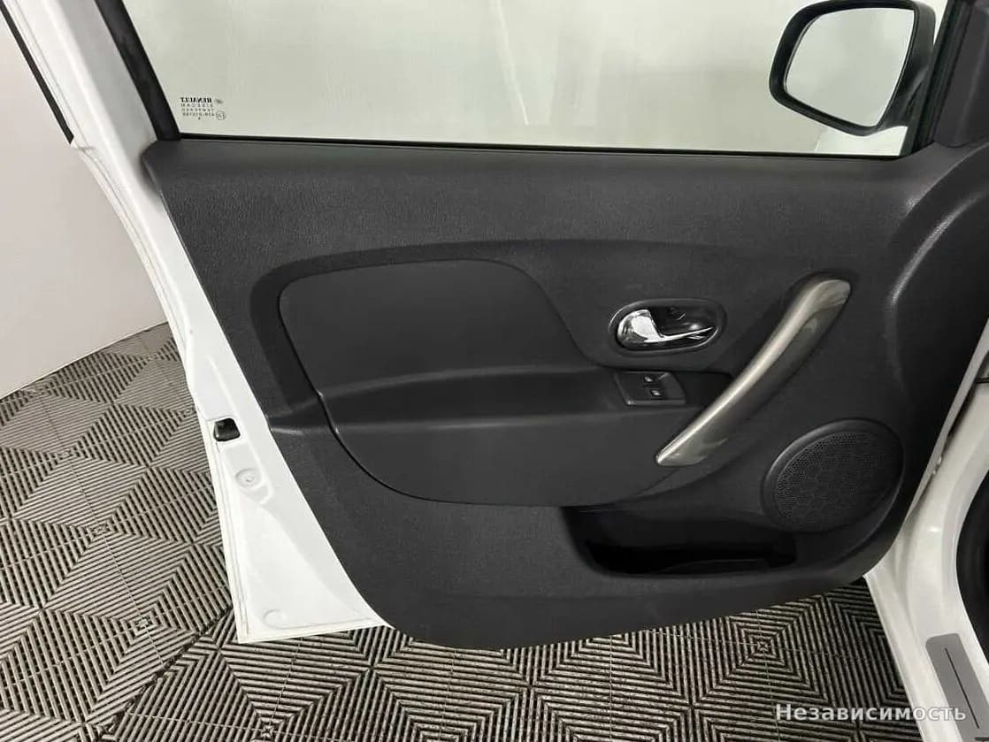 Renault Logan 2016 с пробегом — фото 8