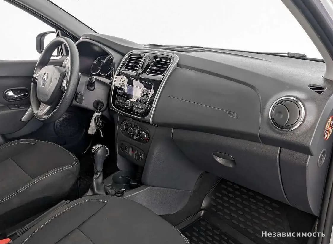 Renault Logan 2017 с пробегом — фото 9