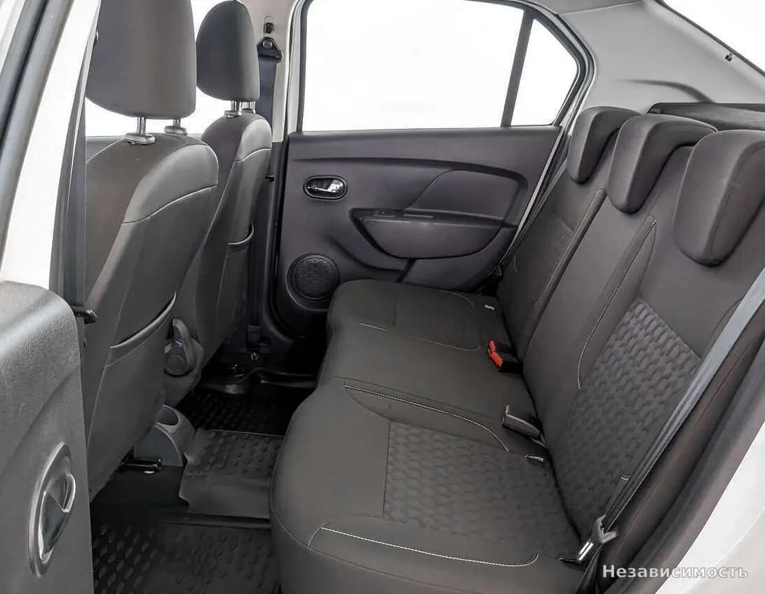 Renault Logan 2017 с пробегом — фото 10