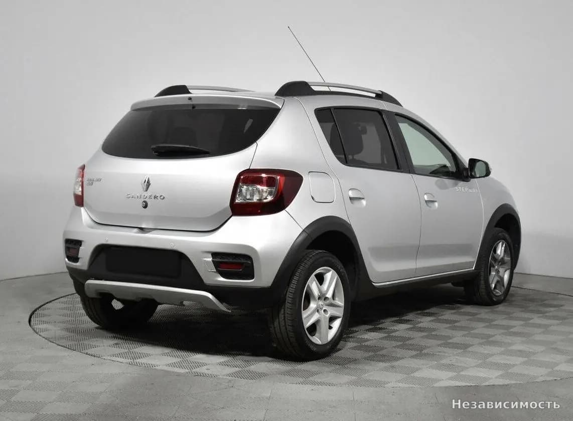 Renault Sandero 2017 с пробегом — фото 3