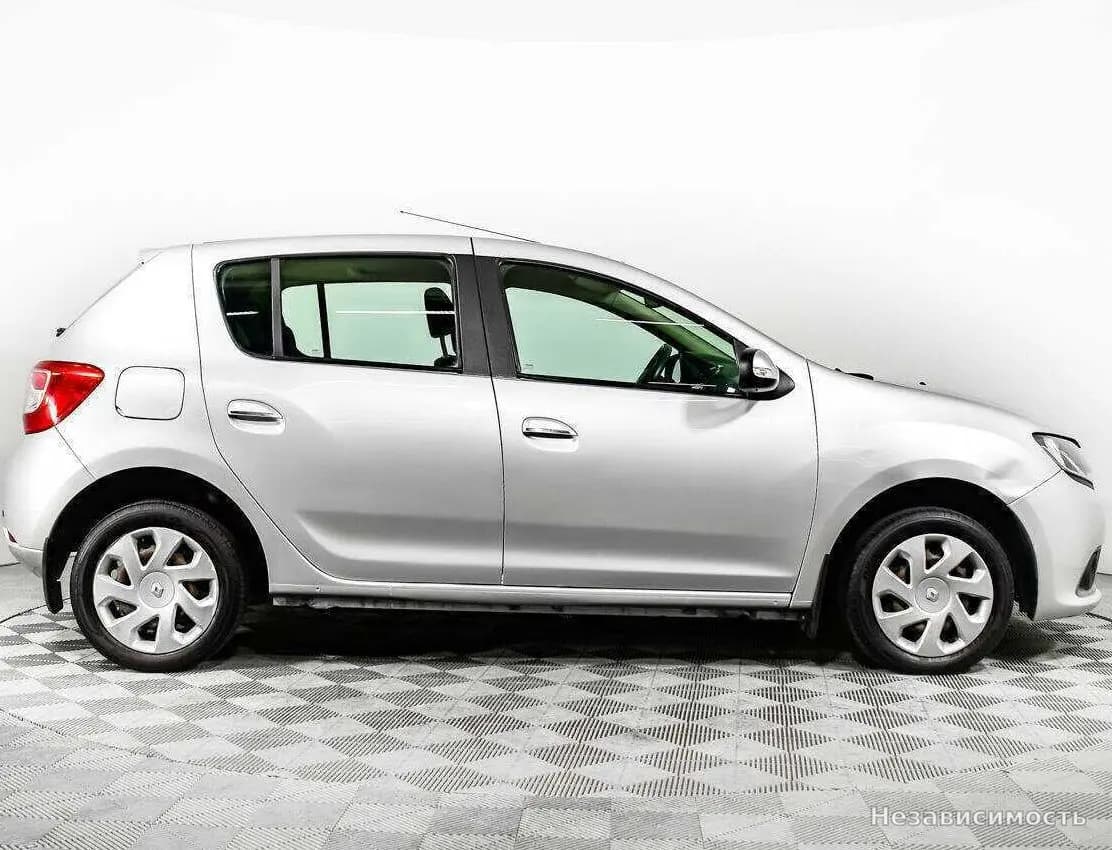 Renault Sandero 2015 с пробегом — фото 4