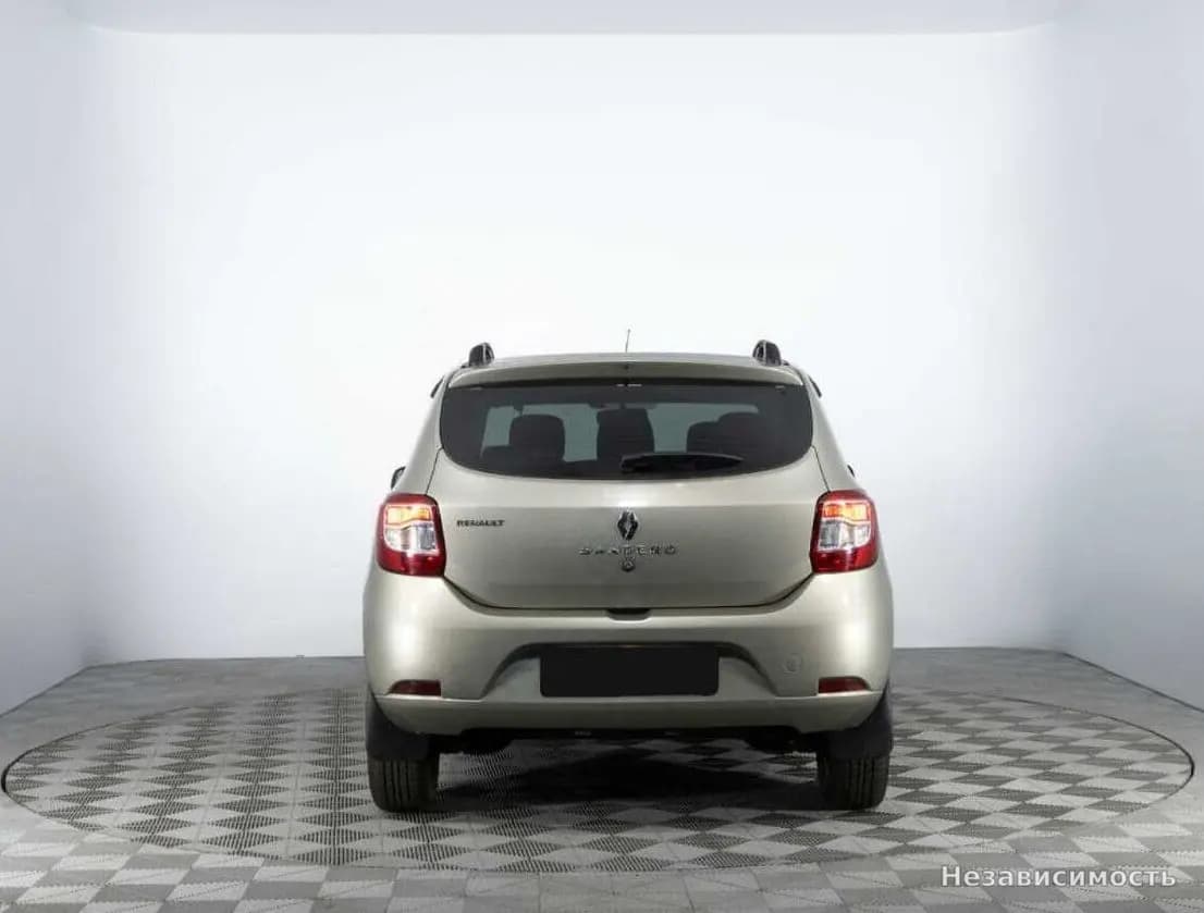 Renault Sandero 2015 с пробегом — фото 6