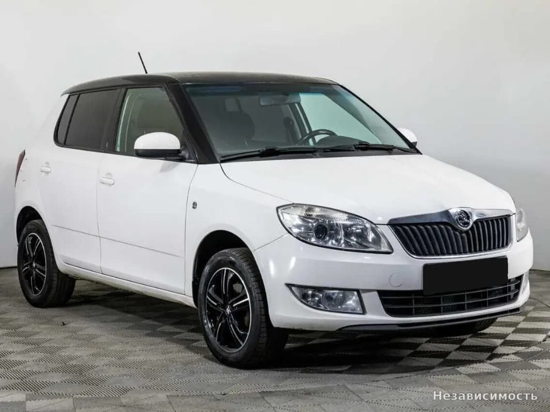 Skoda Fabia 2013 с пробегом — фото 3